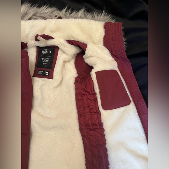Hollister Burgundy Parka - Picture 2 of 4